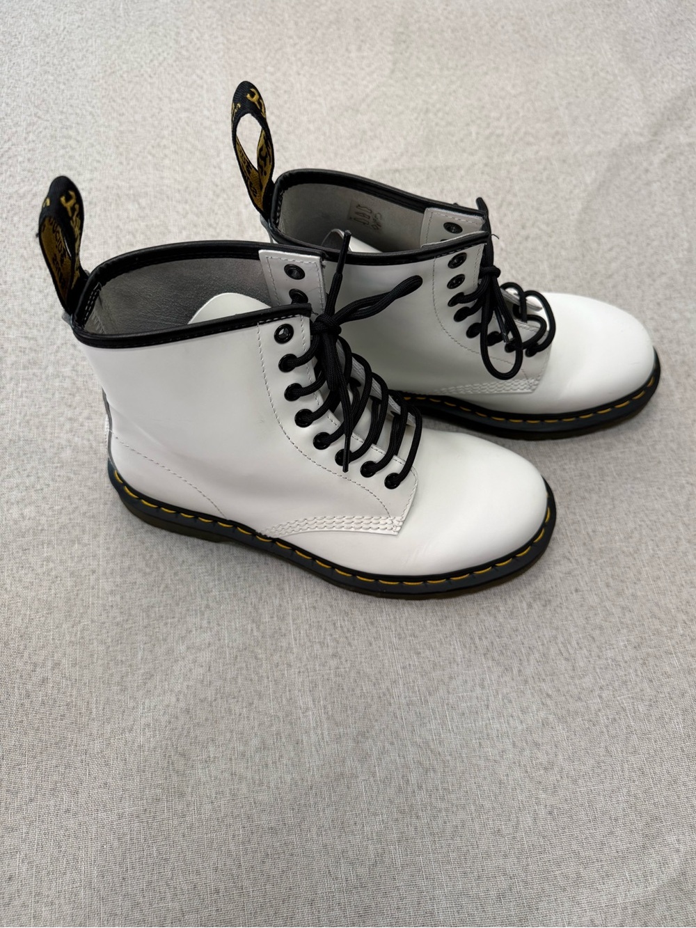 Dr. Martens 1460 White Smooth Leather Lace Up Boots Size‎ women's 8 / man's 7